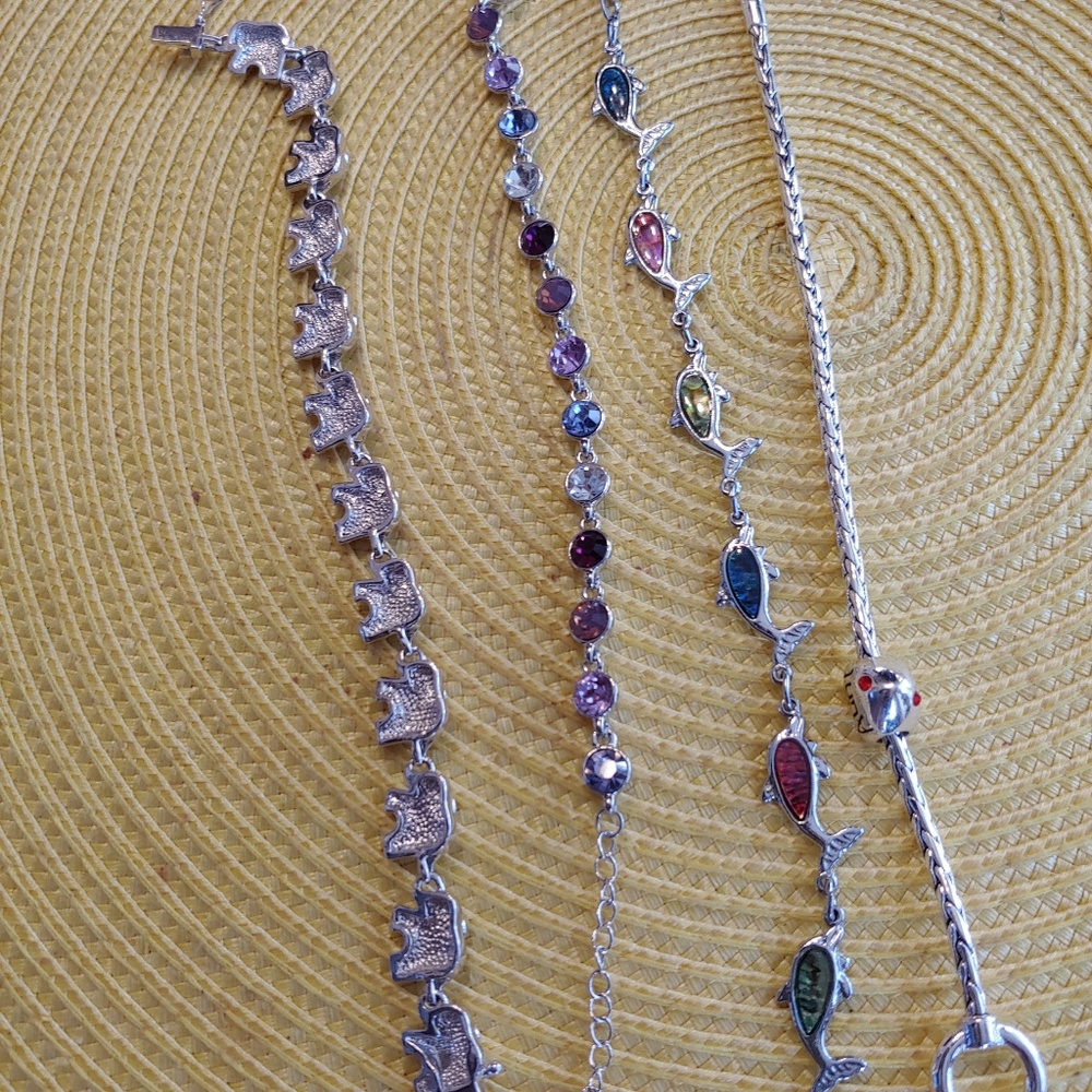 Set of 4 bracelets